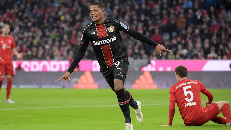 Saison 2019/20: Am 13. Spieltag konnte die Werkself dank eines Bailey-Doppelpacks drei Punkte aus München entführen. Endstand: 1:2. Tore: 0:1+1:2 Bailey (10. Min, 35. Min.), 1:1 Müller (34. Min.).