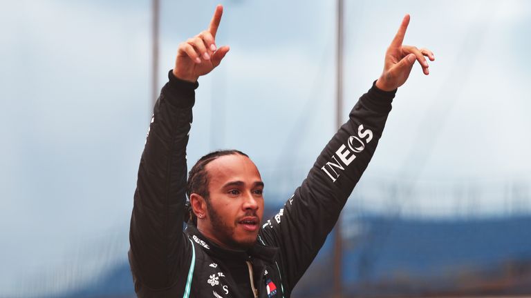 2020: Lewis Hamilton ist in dieser Saison nicht zu stoppen. Er kürt sich zum vierten Mal in Folge und egalisiert den Rekord von Michael Schumacher's sieben WM-Titel.