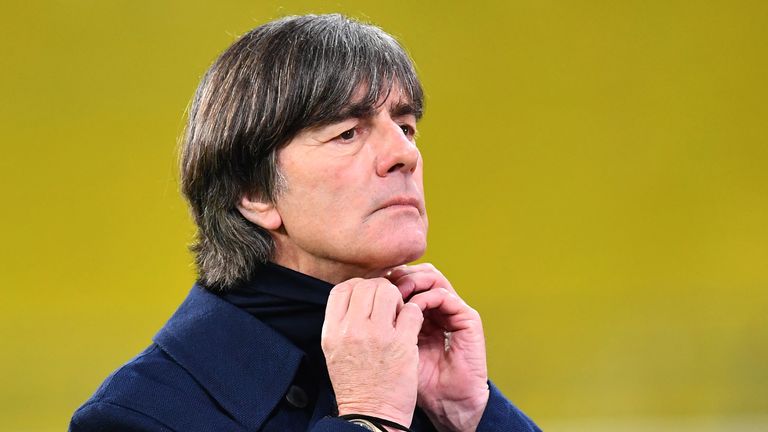Joachim Löw hat im Mittelfeld einige schwierige Entscheidungen zu treffen.