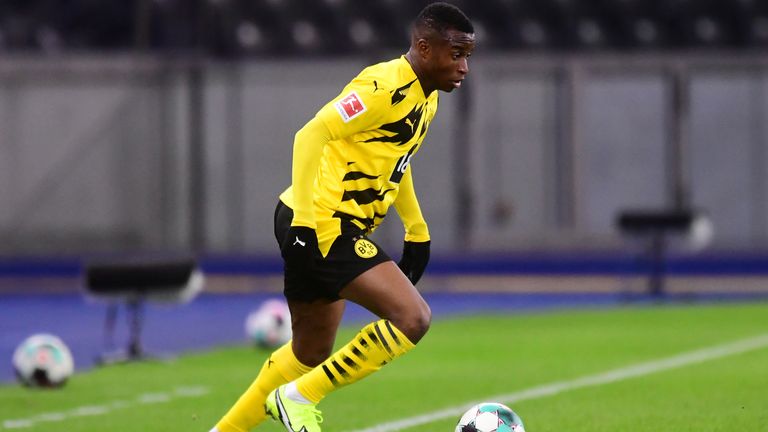 PLATZ 1 - Youssoufa Moukoko  (Borussia Dortmund): 16 Jahre, 1 Tag. Debüt am 21.11.2020 gegen Hertha BSC.