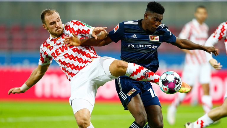 Rafael Czichos (l.) findet nach der Pleite gegen Union deutliche Worte am Sky Mikro. 