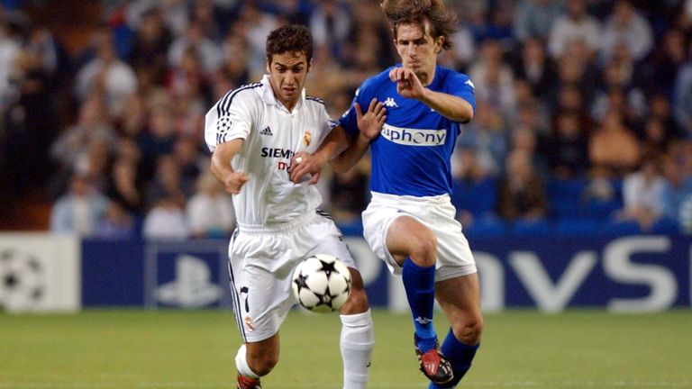 Raul (Real Madrid): 71 Treffer und somit nur einmal mehr gejubelt als Lewandowski. Zuletzt bejubelt der ''Senor'' (l.) mit Real 2002 den Erfolg in der Königsklasse (zuvor 2000 und 1998).