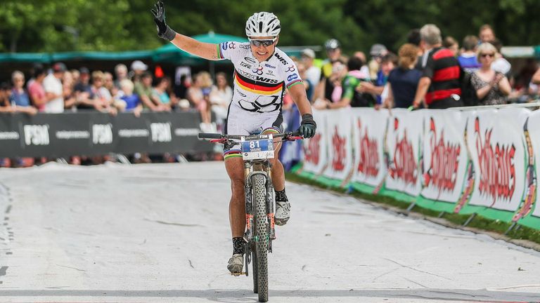 Sabine Spitz (48): Nach den deutschen Meisterschaften im Marathon im September 2019, bei denen Sabine Spitz Bronze errang, beendete sie ihre erfolgreiche  Radsportkarriere.