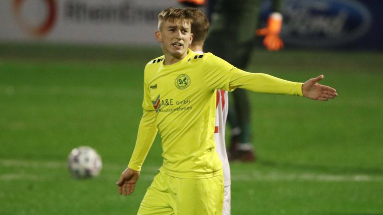 SINAN KURT (18J/9M/2T):