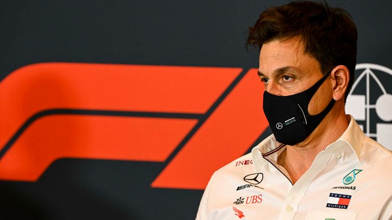 Trotz Corona: Toto Wolff will den Zeitplan der Formel 1 beibehalten.