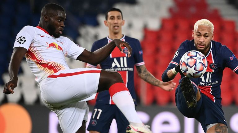 DAYOT UPAMECANO: Gewinnt starke XX% der Zweikämpfe. Lässt sich kaum etwas zu Schulden kommen. Gefährlich bei Ecke 12’ - Note: 2