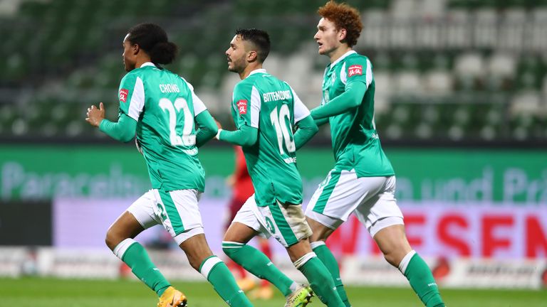 Werder Bremen: +2
Saison 2019/20: Acht Punkte und Platz elf
Saison 2020/21: Zehn Punkte und Platz neun