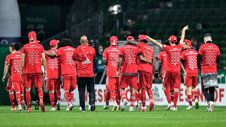 16. Juni: Bayern München sichert sich vorzeitig seine 30. deutsche Meisterschaft. Die Mannschaft von Trainer Hansi Flick gewinnt bei Abstiegskandidat Werder Bremen 1:0.
