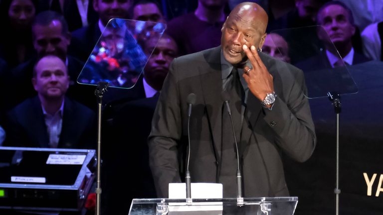 2020 Bilder des Jahres, Sport 02 Februar Sport Themen der Woche KW09 Sport Bilder des Tages February 24, 2020, Los Angeles, California, USA: Michael Jordan delivers a tearful farewell to Kobe Bryant at the memorial at Staples Center
