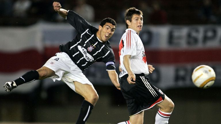2005: Carlos Tevez - von Boca Juniors zu Corinthians - Ablösesumme: 15 Millionen Euro