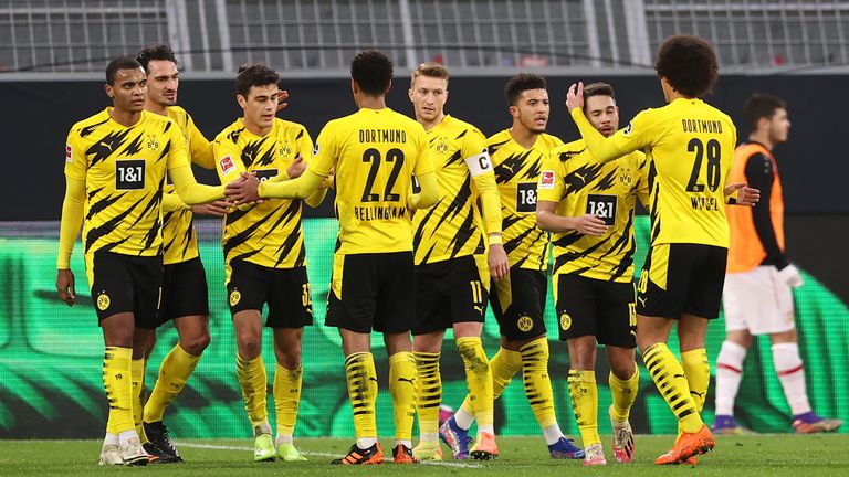 BALLBESITZ: Platz 1: Borussia Dortmund - 60,4%
Platz 2: FC Bayern München - 59,2%
Platz 3: Bayer 04 Leverkusen 58, 4% 