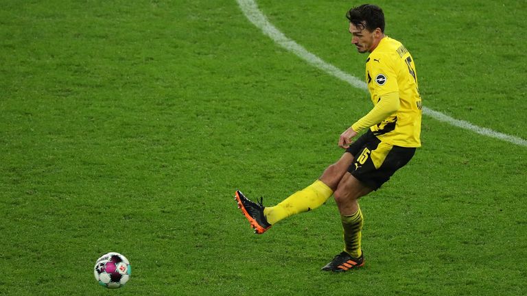 Meiste Pässe: Platz 1: Mats Hummels (Borussia Dortmund) - 1081
Platz 2: Edmond Tapsoba (Bayer 04 Leverkusen) - 976
Platz 3: Manuel Akanji (Borussia Dortmund) - 973