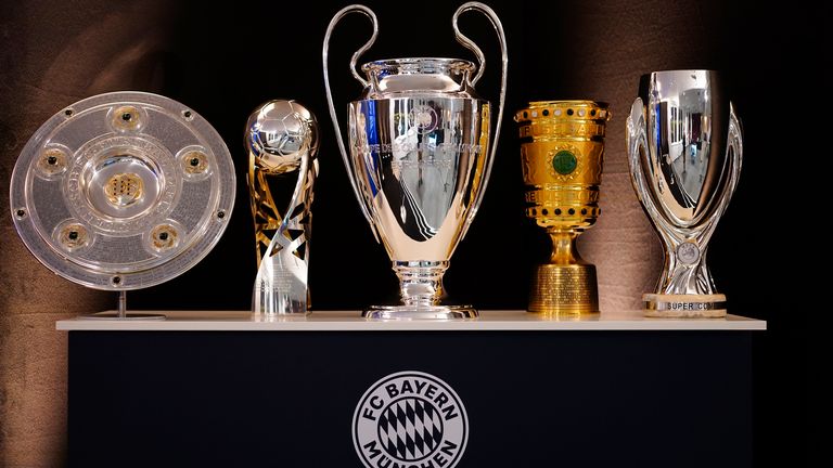 Der FC Bayern München räumte im Jahr 2020 gleich fünf Pokale ab.