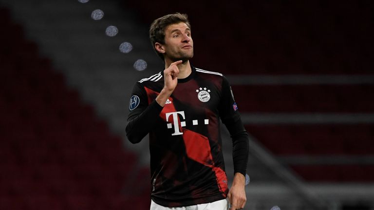 Thomas Müller gleicht mit seinem Elfmeter zum 1:1-Endstand gegen Atletico Madrid aus.
