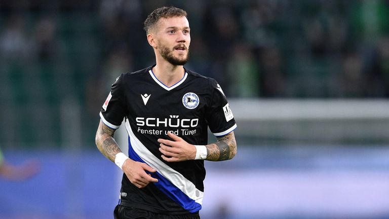 GESAMTE LAUFDISTANZ: Platz 1: Marcel Hartel (Arminia Bielefeld) - 157,3 km
Platz 2: Maximilian Eggestein (Werder Bremen) - 155,2 km
Platz 3: Manuel Prietl (Arminia Bielefeld) - 152 km