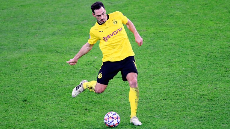 BALLAKTIONEN: Platz 1: Mats Hummels (Borussia Dortmund) - 1299
Platz 2: Matthias Ginter (Borussia M'Gladbach) - 1142
Platz 3: Edmond Tapsoba (Bayer 04 Leverkusen) - 1134