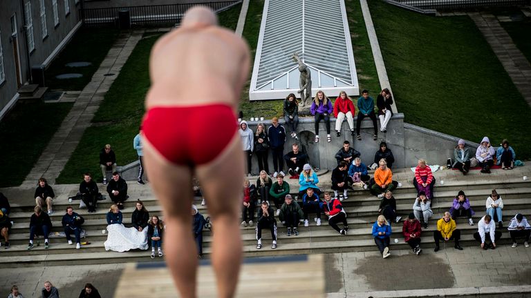 12. SEPTEMBER: In Ollerup, Dänemark wurde die erste Meisterschaft im 12-Meter-Springen abgehalten.