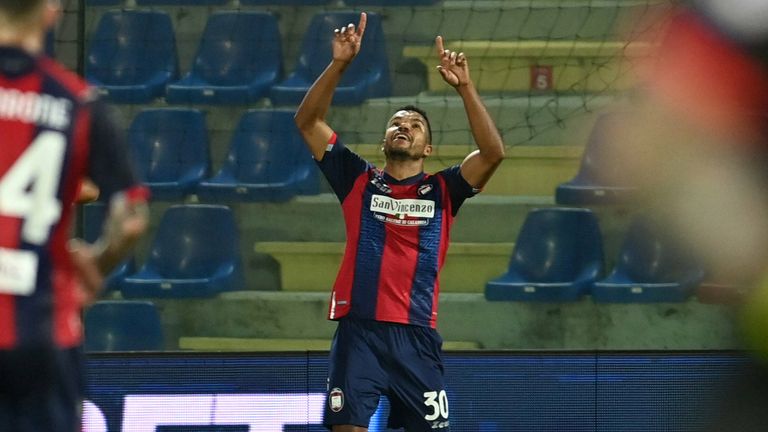 BANK: Junior MESSIAS (FC Crotone)