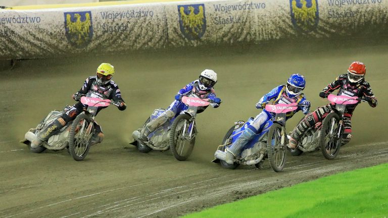 29. JULI: Kai Huckenbeck, Timo Lahti, Leon Madsen und Robert Lambert versuchen bei den Speedway European Championship die Kurve zu kriegen. 