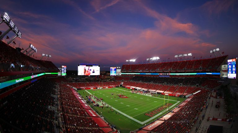 Auch in 2021 werden Millionen von Menschen auf der gesamten Welt vor den TV-Geräten sitzen, wenn der Super Bowl in die 55. Auflage geht. Das Finale der NFL wird am 7. Februar im Raymond James Stadium in Tampa, Florida, steigen.