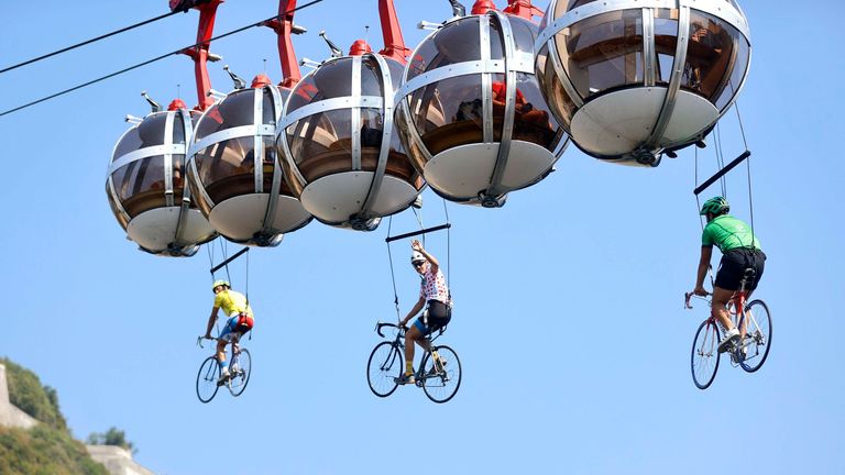 16. SEPTEMBER: Kreativität siegt. Auch bei der Tour de France. Dort mussten sich die Fans aufgrund des Coronavirus mal etwas anderes einfallen lassen.