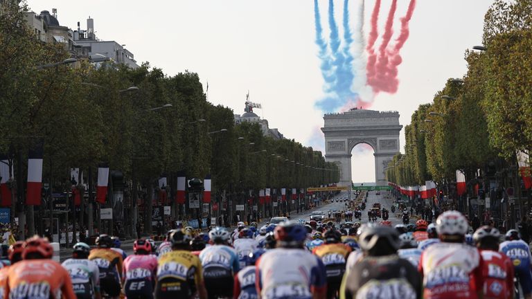 Auch 2021 wird der Radsport-König bei der Tour de France gesucht. Die finale Etappe am 18. Juli der Rundfahrt endet wie gewohnt auf dem Champs Elysees in Paris. 