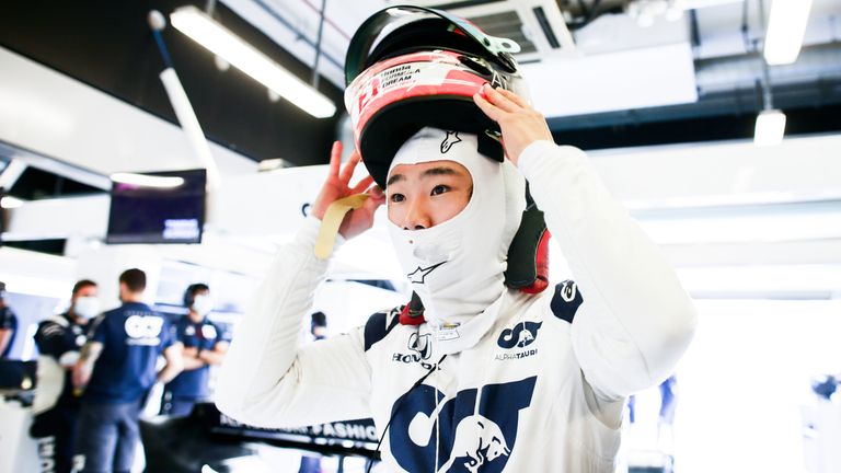 Das zweite Cockpit erhält Yuki Tsunoda, der in der vergangenen Saison noch in der Formel 2 fuhr. Der Japaner löst Daniil Kwjat ab, der keinen neuen Vertrag erhalten hat.