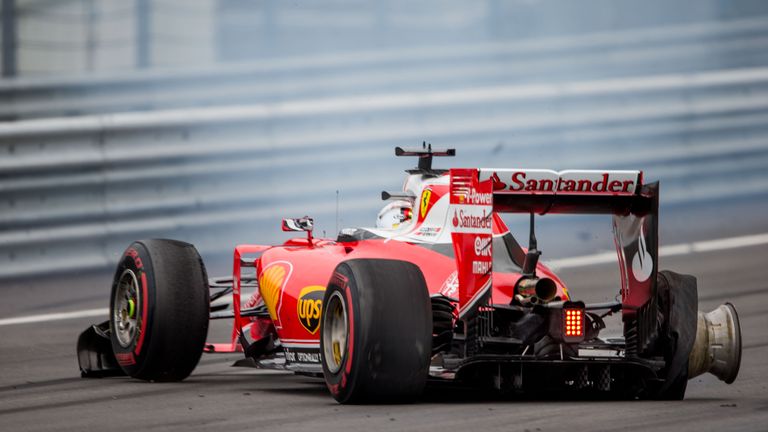 2016: Vettel erwischte keinen guten Start in die Saison. Zuerst ein Motorschaden in Bahrain, dann ein Crash mit Daniil Kwjat in Russland und zuletzt ein geplatzter Reifen in Österreich.