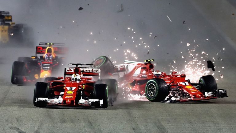 2017: Dann geht es Berg ab für Vettel. In Singapur kollidiert er mit Räikkönen, in Malaysia spielt die Technik nicht mit und in Japan versagt die Zündkerze. Drei Rennen in Folge ohne Punkte.  