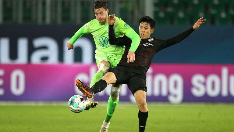 GEWONNENE ZWEIKÄMPFE: Platz 1: Wataru Endo (r.) (VfB Stuttgart) - 211
Platz 2: Daniel Caligiuri (FC Augsburg) - 179
Platz 3: Matheus Cunha (Hertha BSC Berlin) - 171