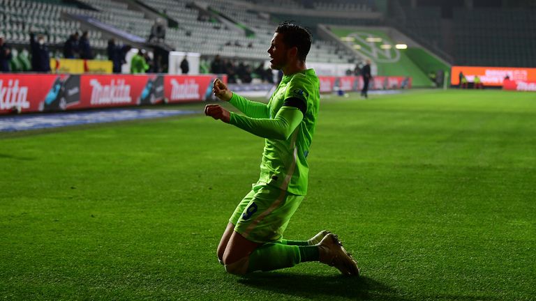 Der VfL Wolfsburg blieb erstmals in seiner Vereinsgeschichte in den ersten elf Spielen unbesiegt. Die erste Niederlage gab es dann in der Englischen Woche gegen Bayern München am 12. Spieltag.