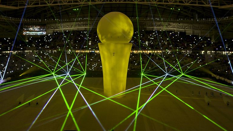 In Katar finden bereits erste Eröffnungen von WM-Stadien statt. In knapp zwei Jahren startet das größte Fußball-Turnier der Welt. 