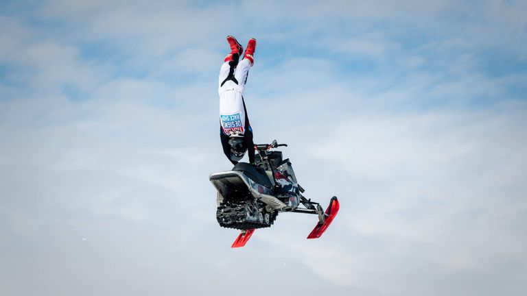 24. JANUAR: Schneemobil-Freestyle bei den X Games in Aspen, Colorado, USA.