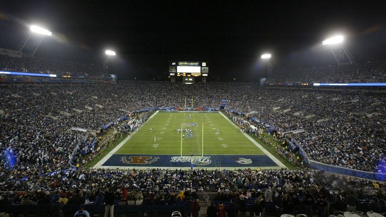 2005 - ALLTEL Stadium (Jacksonville, Kapazität: 66.851 Plätze) - New England Patriots - Philadelphia Eagles 24:21