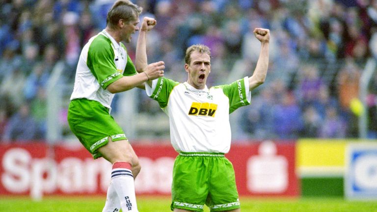 Saison 1994/95: Torschützenkönige: Mario Basler (Werder Bremen) zusammen mit ...
