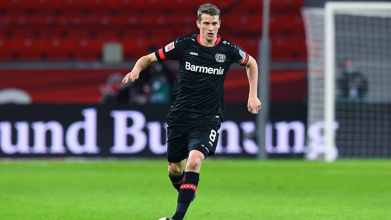 LARS BENDER laboriert weiter an einem Faserriss im Adduktorenbereich.
