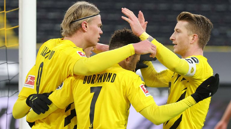 Der BVB um Kapitän Marco Reus (r.) zeigte gegen den FCA eindrucksvoll eine Reaktion auf die drei sieglosen Matches.