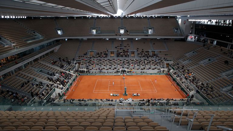 Platz 4: Court Philippe Chatrier (15.166 Plätze), Paris (French Open)
