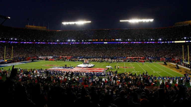 2010 - Dolphin Stadium (Miami, Kapazität: 75.540 Plätze) - New Orleans Saints - Indianapolis Colts 31:17