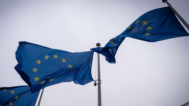 Die EU-Kommission unterstützt die FIFA bei ihrem Vorgehen gegen eine europäische Superliga.