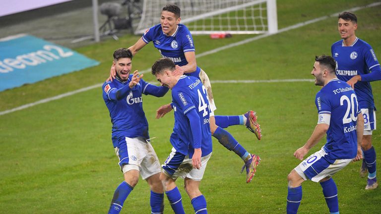 Platz 16: FC Schalke 04 - 222,8 Millionen € (im Vorjahr: 324,8 Mio. €)