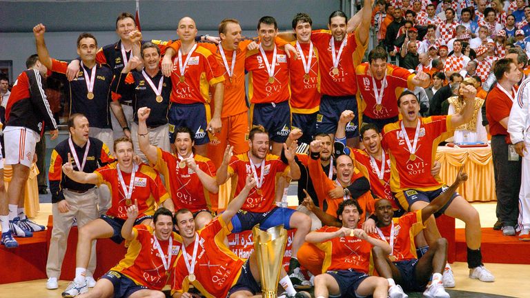 Weltmeister 2005: Im Finale setzt sich Spanien mit 40:34 gegen Kroatien durch.