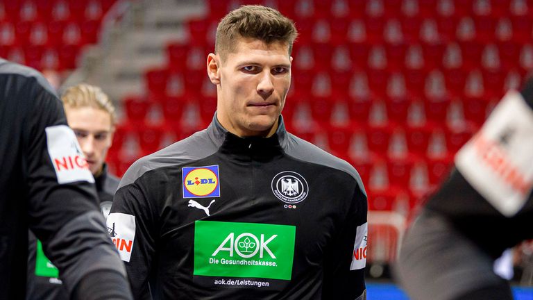 Sebstian Heymann von Frisch Auf Göppingen wird der Nationalmannschaft ebenfalls fehlen.  Nach seinem Kreuzbandriss steht er noch nicht wirklich lange wieder auf dem Feld. Er stellt bei sich selbst einen Trainingsrückstand fest und fährt deshalb nicht nach Ägypten.