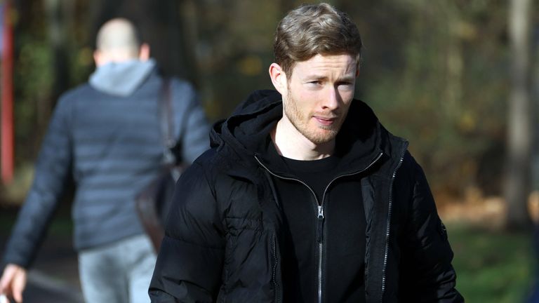 Der Langzeitverletzte FLORIAN KAINZ befindet sich nach seiner Knie-OP im Sommer weiter in der Reha.