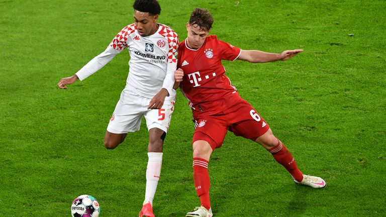 Joshua Kimmich (r.) ist gegen Mainz 05 der beste Mann der Bayern.