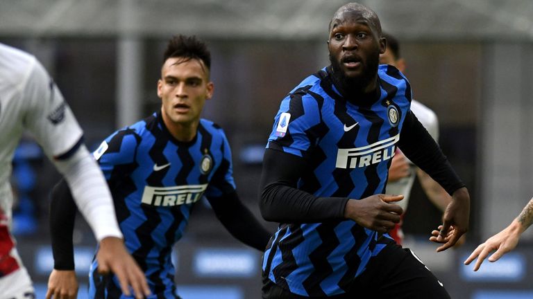 Der Klub von Lautaro Martinez (l.) und Romelu Lukaku (r.) steht offenbar zum Verkauf.