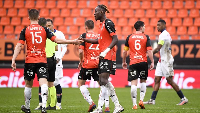 PSG patzt im Titel-Rennen und verliert mit 2:3 gegen Lorient.