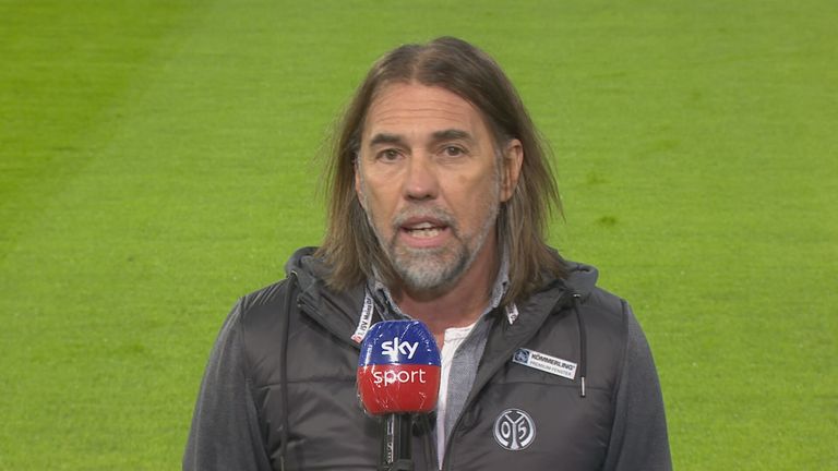 Martin Schmidt äußert sich am Sky Mikro zu den Planungen auf der Trainerposition bei Mainz 05.