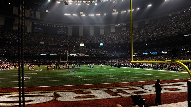 2013 - Mercedes-Benz Superdome (New Orleans, Kapazität: 73.208 Plätze) - Baltimore Ravens - San Francisco 49ers 34:31