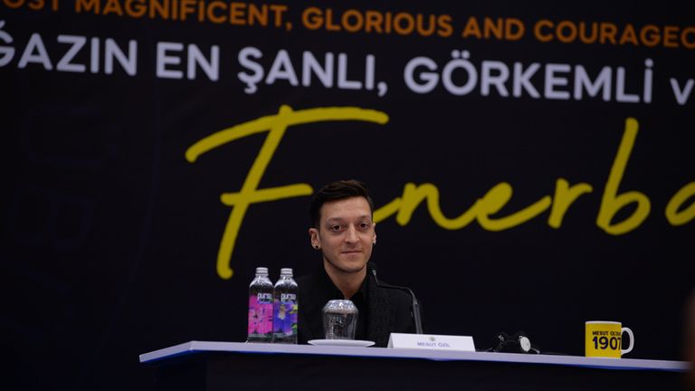 Mesut Özil wechselte im Winter vom FC Arsenal zu Fenerbahce nach Istanbul. 